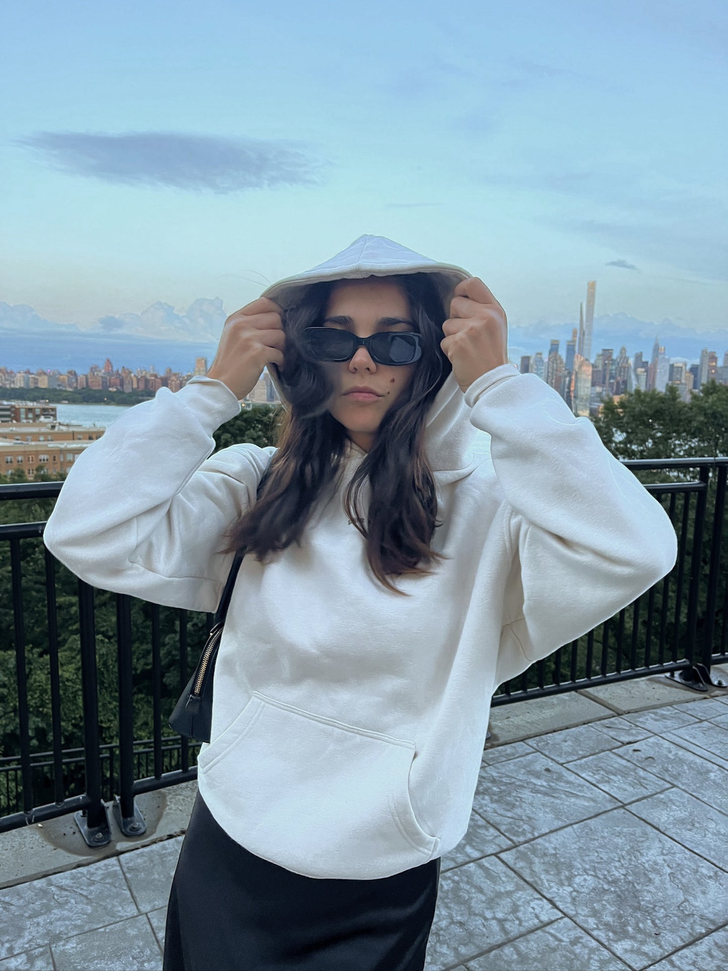 'ONE TOUCH' HOODIE BEIGE