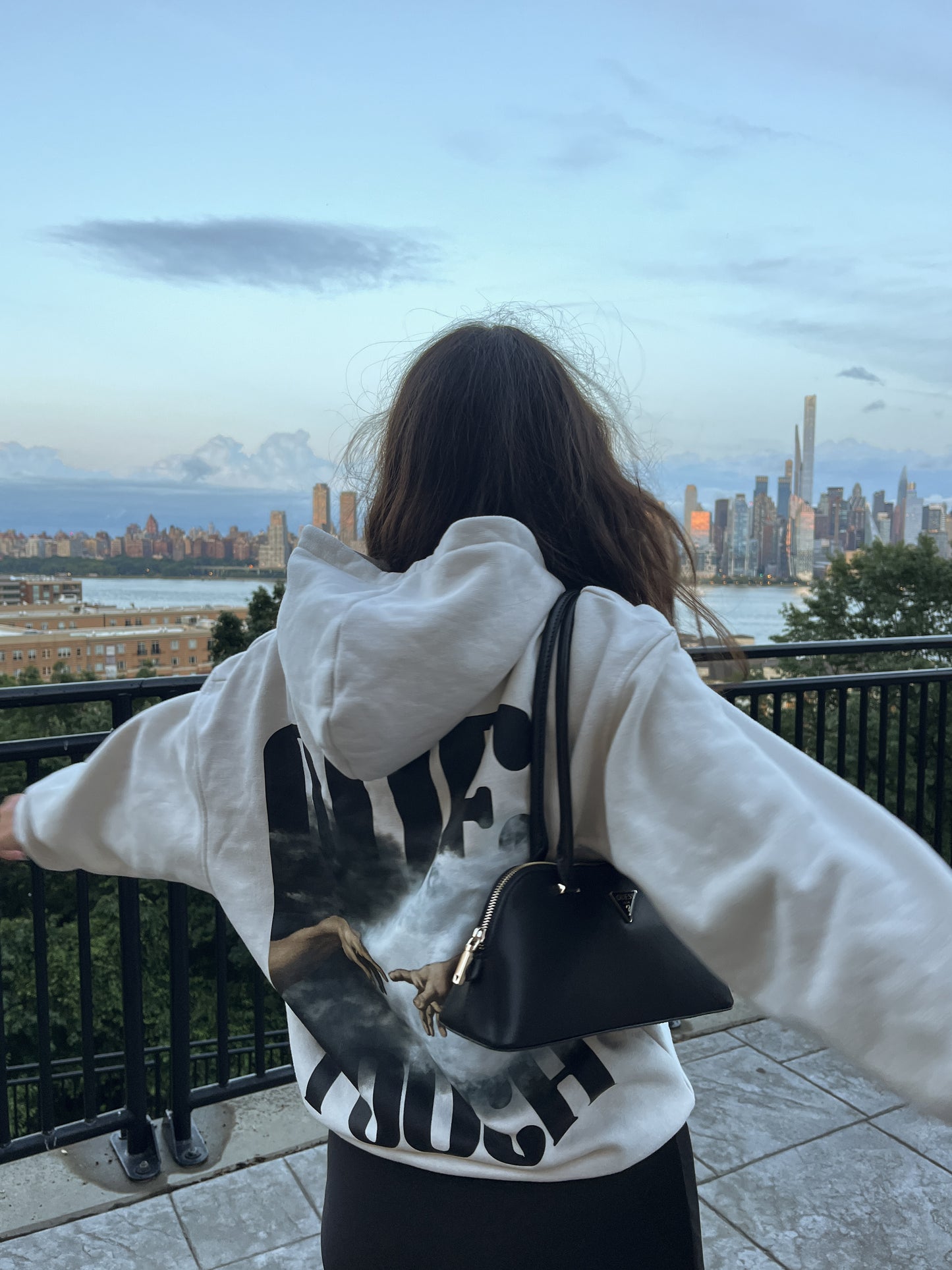 'ONE TOUCH' HOODIE BEIGE